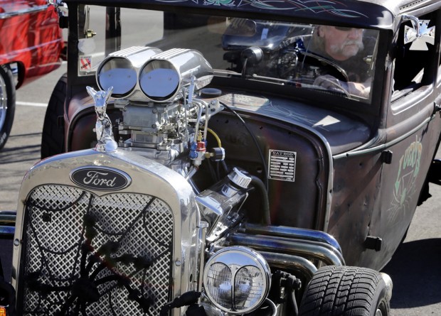 Car show drives up food donations
